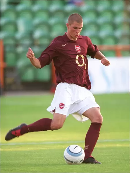 Matthew Connolly Scores in Arsenal's 5-2 Triumph Over Leicester City Reserves (August 30, 2005)