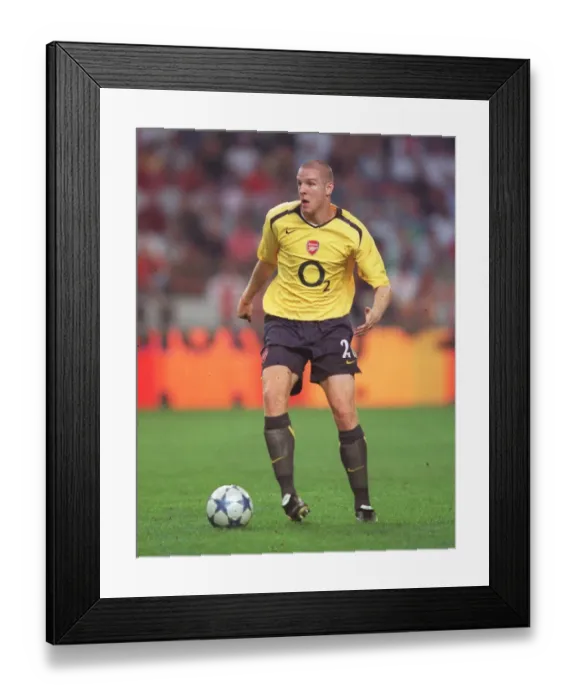 Framed Print : Philippe Senderos in Action: Arsenal's Victory at Ajax Amsterdam Tournament 2005 Framed Print : Philippe Senderos in Action: Arsenal's Victory at Ajax Amsterdam Tournament 2005