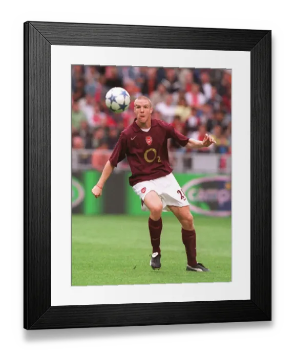 Framed Print : Philippe Senderos Triumph: Arsenal's Victory over Porto at the 2005 Amsterdam Tournament Framed Print : Philippe Senderos Triumph: Arsenal's Victory over Porto at the 2005 Amsterdam Tournament