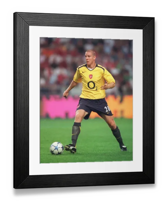 Framed Print : Arsenal's Triumph over Ajax: Philippe Senderos and the Amsterdam Tournament Victory (2005) Framed Print : Arsenal's Triumph over Ajax: Philippe Senderos and the Amsterdam Tournament Victory (2005)