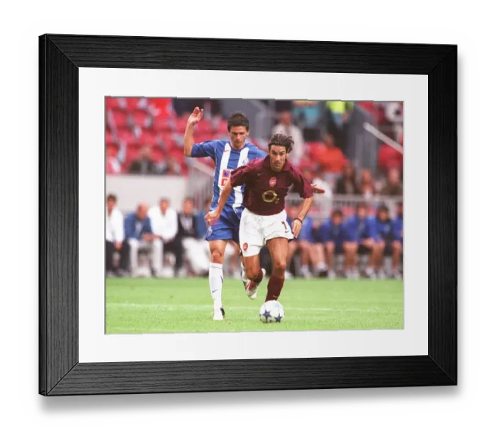Framed Print : Pires and Postiga Clash: Arsenal's Victory over Porto in the Amsterdam Tournament (31 / 7 / 05)