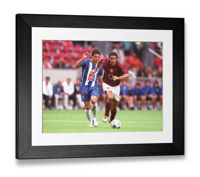Framed Print : Robert Pires (Arsenal) Helder Postiga (Porto). Arsenal 2: 1 Porto