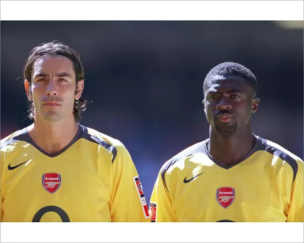 Robert Pires and Kolo Toure (Arsenal). Arsenal 1: 2 Chelsea. FA Community Shield