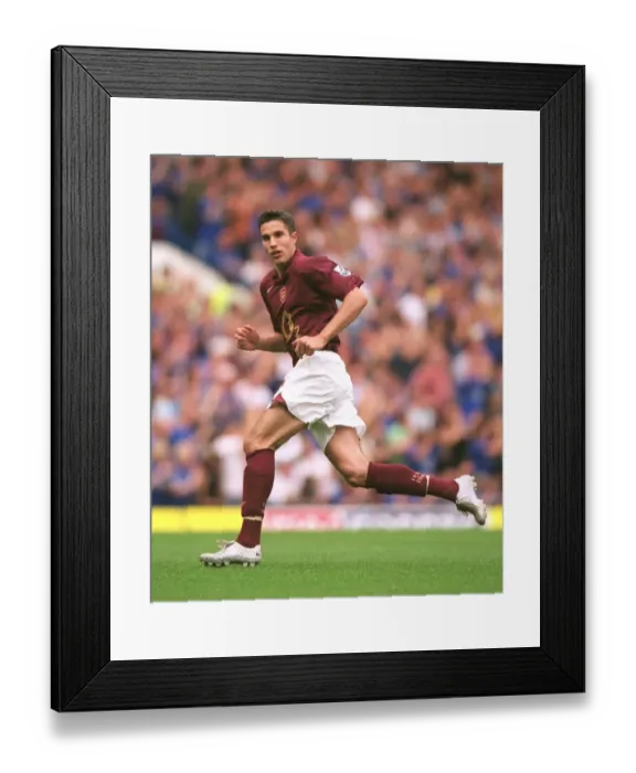 Framed Print : Robin van Persie Scores the Winner: Arsenal 1-0 Chelsea, FA Premier League, Stamford Bridge, 2005