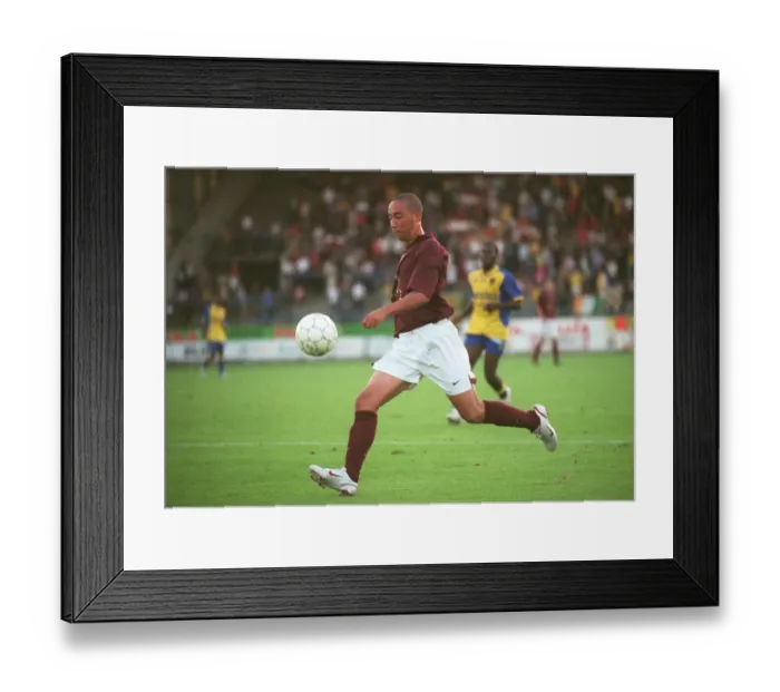 Framed Print : Ryan Smith (Arsenal). Beveren 3: 3 Arsenal. Pres Season Friendly Framed Print : Ryan Smith (Arsenal). Beveren 3: 3 Arsenal. Pres Season Friendly