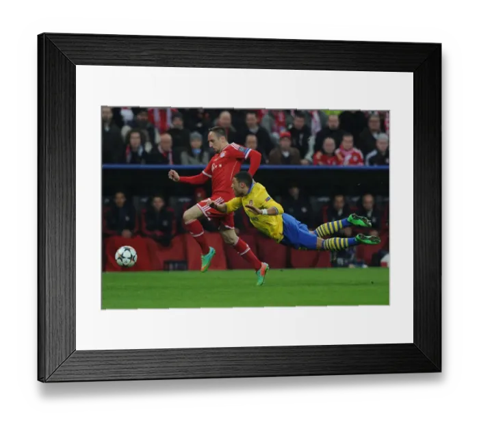 Framed Print : Clash of Stars: Oxlade-Chamberlain vs. Ribery - Bayern Munich vs. Arsenal, UEFA Champions League