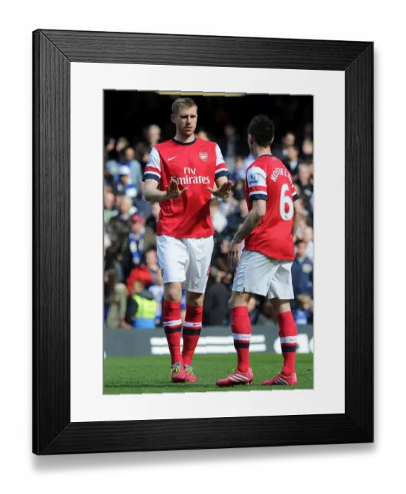 Framed Print : Arsenal's Mertesacker and Koscielny Before Clash Against Chelsea, 2013-14 Premier League Framed Print : Arsenal's Mertesacker and Koscielny Before Clash Against Chelsea, 2013-14 Premier League