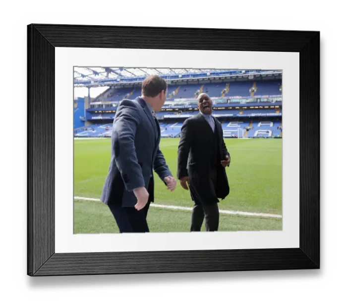 Framed Print : Ray Parlour and Ian Wright (ex Arsenal). Chelsea 6: 0 Arsenal. Barclays Premier League