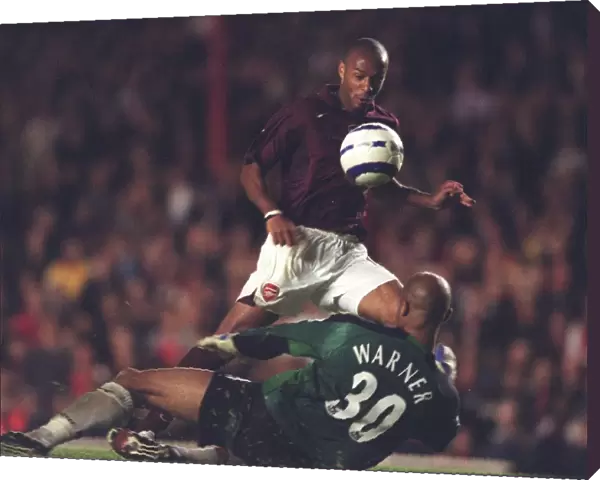 Thierry Henry scores Arsenals 3rd goal past Tony Warner (Fulham)