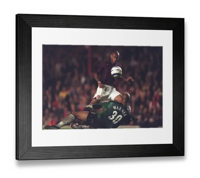 Framed Print : Thierry Henry scores Arsenals 3rd goal past Tony Warner (Fulham) Framed Print : Thierry Henry scores Arsenals 3rd goal past Tony Warner (Fulham)