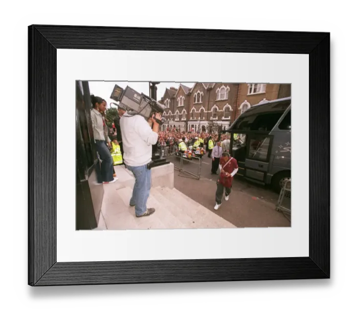 Framed Print : Thierry Henry (Arsenal) gets off the coach. Arsenal 2: 0 Newcastle United Framed Print : Thierry Henry (Arsenal) gets off the coach. Arsenal 2: 0 Newcastle United