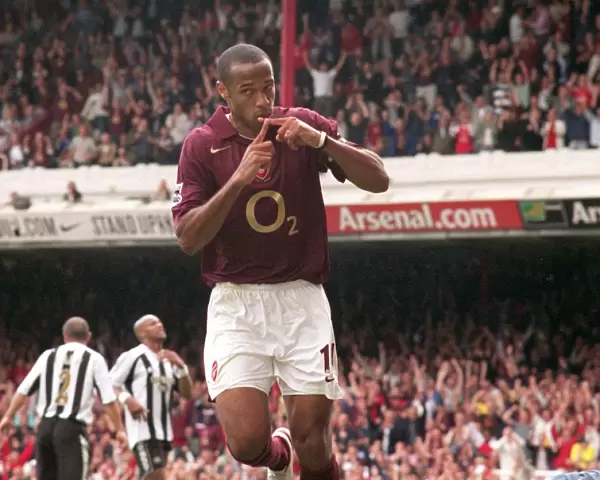 Thierry Henry's Epic Penalty: Arsenal's 2-0 Victory Over Newcastle United, FA Premier League, 2005