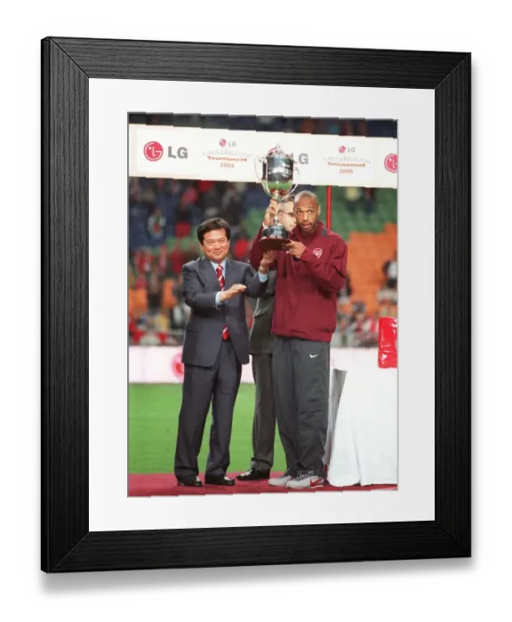 Framed Print : Thierry Henry Celebrates Arsenal's Amsterdam Tournament Victory over Porto