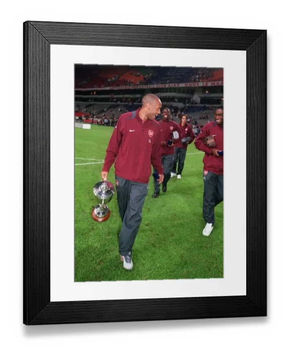 Framed Print : Thierry Henry Leads Arsenal to Amsterdam Tournament Victory over Porto (2005)