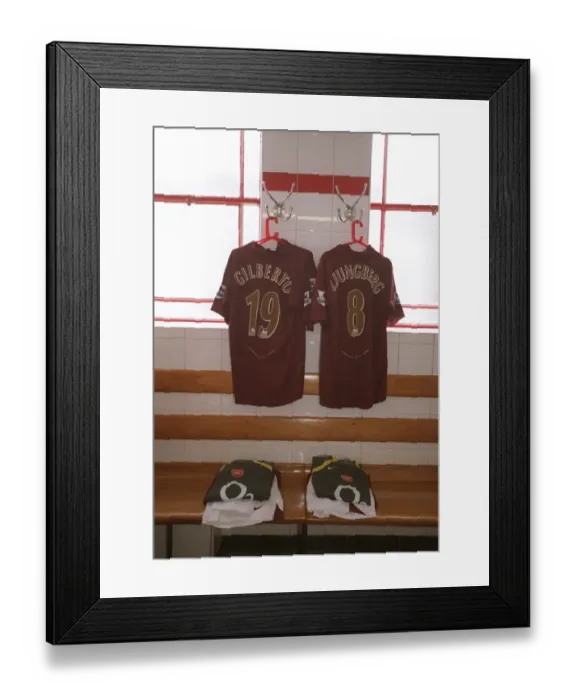 Framed Print : Arsenal's Triumph: 2-0 Victory over Newcastle United, FA Premier League, Highbury, London, 2005 Framed Print : Arsenal's Triumph: 2-0 Victory over Newcastle United, FA Premier League, Highbury, London, 2005