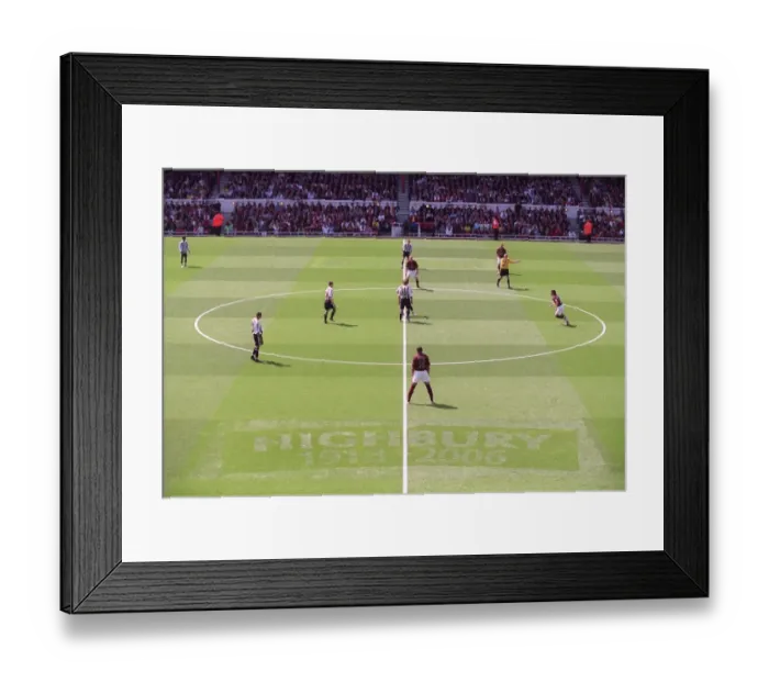 Framed Print : The 1913 - 2006 pitch marckings. Arsenal 2: 0 Newcastle United