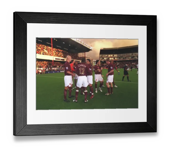 Framed Print : Arsenal Players Unite Before Kick-Off: 4-1 Victory Over Fulham, FA Premier League, Highbury, London, 2005