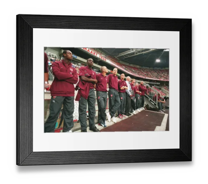 Framed Print : (L>R) Justin Hoyte, Fabrice Muamba, David Bentley, Dennis Bergkamp, Arturo Lupoli