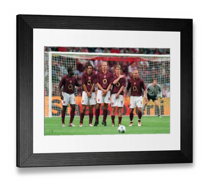 Framed Print : Arsenal Wall (L>R) emmaunel Eboue, Robert Pires, Dennis Bergkamp, Alex Hleb