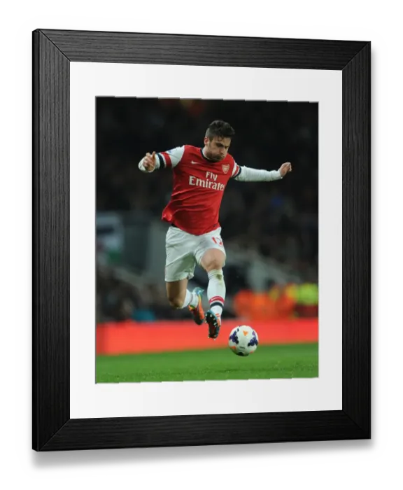 Framed Print : Arsenal's Olivier Giroud in Action against Swansea City (2013-14) Framed Print : Arsenal's Olivier Giroud in Action against Swansea City (2013-14)