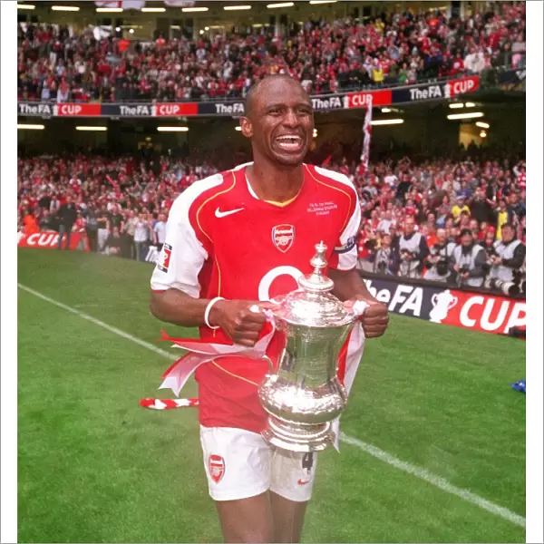 Patrick Vieira (Arsenal) with the FA Cup Trophy. Arsenal 0: 0 Manchester United
