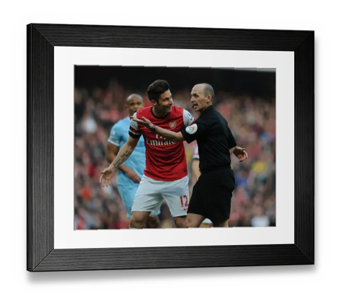 Framed Print : Giroud's Dispute with Referee Dean: Arsenal vs Manchester City, Premier League 2013 / 14 Framed Print : Giroud's Dispute with Referee Dean: Arsenal vs Manchester City, Premier League 2013 / 14