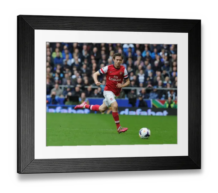 Framed Print : Nacho Monreal in Action: Everton vs Arsenal, Premier League 2013 / 14 Framed Print : Nacho Monreal in Action: Everton vs Arsenal, Premier League 2013 / 14