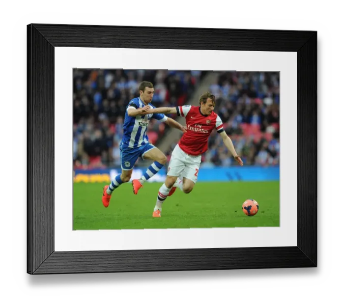 Framed Print : Arsenal's Kim Kallstrom Outmaneuvers James McArthur in FA Cup Semi-Final Showdown Framed Print : Arsenal's Kim Kallstrom Outmaneuvers James McArthur in FA Cup Semi-Final Showdown