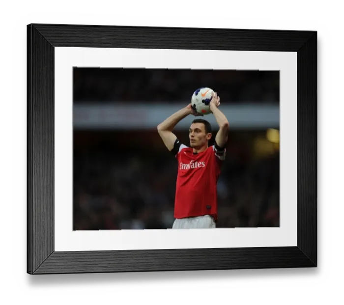 Framed Print : Thomas Vermaelen in Action: Arsenal vs West Ham United, Premier League 2013-2014 Framed Print : Thomas Vermaelen in Action: Arsenal vs West Ham United, Premier League 2013-2014