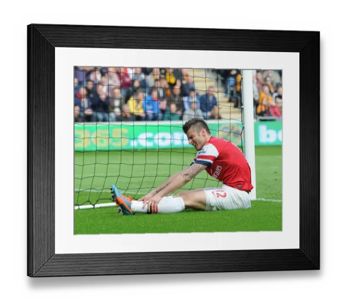 Framed Print : Olivier Giroud in Action: Hull City vs Arsenal, Premier League 2013-2014 Framed Print : Olivier Giroud in Action: Hull City vs Arsenal, Premier League 2013-2014