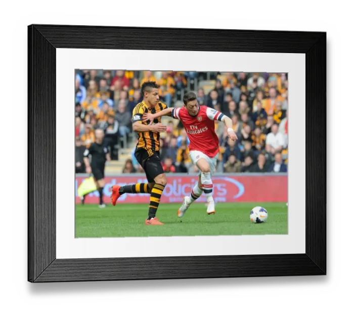 Framed Print : Mesut Ozil Outpaces Jake Livermore: Hull City vs Arsenal, Premier League 2013 / 14 Framed Print : Mesut Ozil Outpaces Jake Livermore: Hull City vs Arsenal, Premier League 2013 / 14