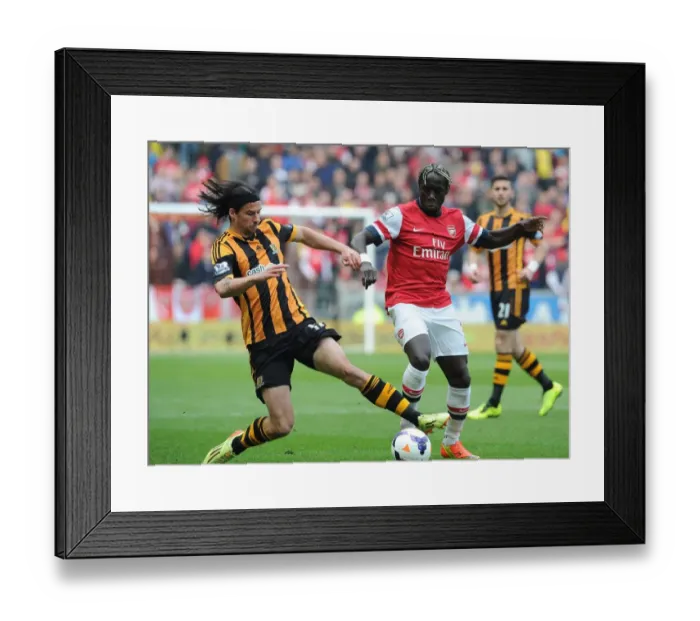 Framed Print : Battleground Bacary: Sagna Clashes with Boyd in Hull vs Arsenal Premier League Showdown Framed Print : Battleground Bacary: Sagna Clashes with Boyd in Hull vs Arsenal Premier League Showdown