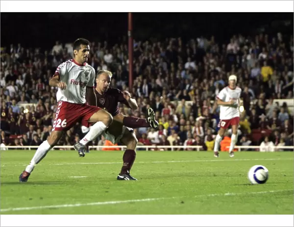 Arsenal V FC Thun. 14  /  9  /  05 Champions League Pic Richard Pelham Dennis Bergkamp Scores for Arsenal 2-1