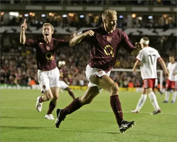 Dennis Bergkamp's Stunner: Arsenal's Game-Winning Goal vs. FC Thun in the 2005 Champions League (Bergkamp's Marvelous Strike)