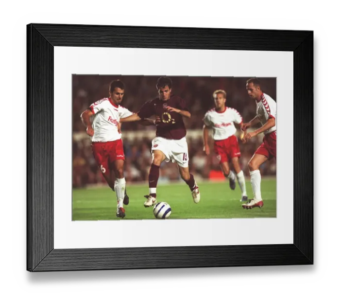 Framed Print : Arsenal FC vs FC Thun: 2005-06 Season Match Framed Print : Arsenal FC vs FC Thun: 2005-06 Season Match