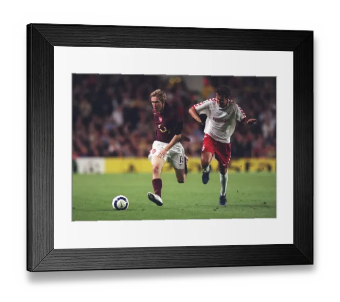 Framed Print : Arsenal FC vs FC Thun: 2005-06 Season Match Framed Print : Arsenal FC vs FC Thun: 2005-06 Season Match