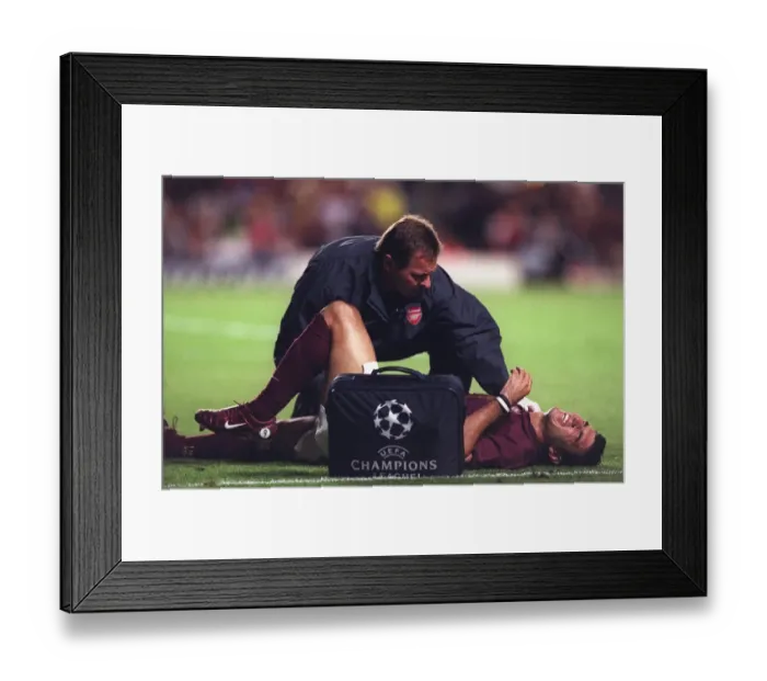 Framed Print : Arsenal FC vs FC Thun: 2005-06 Season Match Framed Print : Arsenal FC vs FC Thun: 2005-06 Season Match