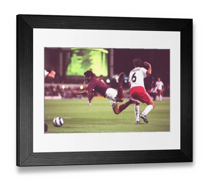 Framed Print : Arsenal FC vs FC Thun: 2005-06 Season Match