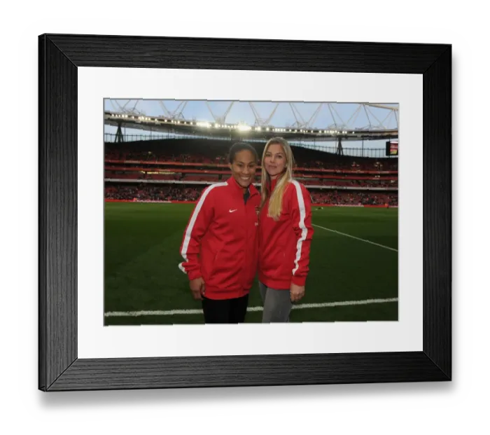 Framed Print : Arsenal Ladies: Yankey and Hoogendijk Ready for Newcastle United Showdown