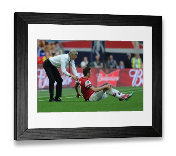 Framed Print : Arsene Wenger and Olivier Giroud: Arsenal's FA Cup Final Victory (Arsenal v Hull City, 2014)