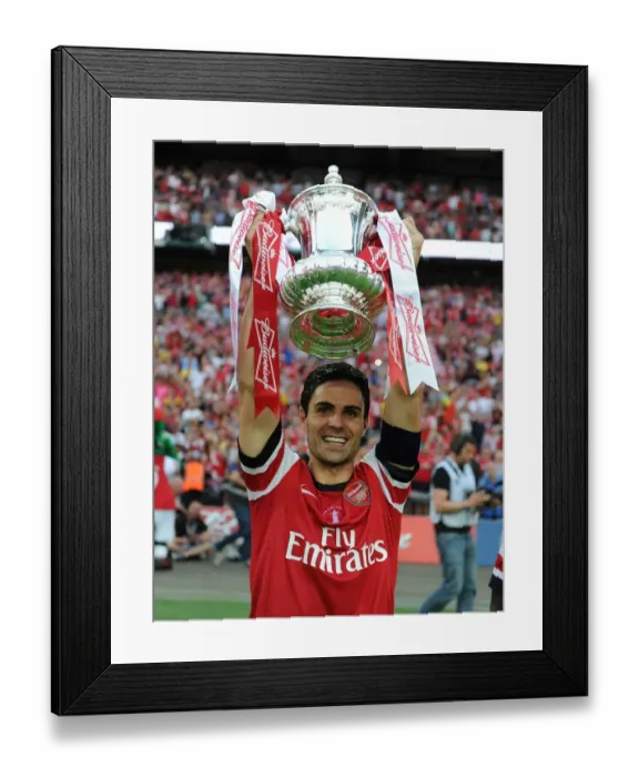 Framed Print : Arsenal FC: Mikel Arteta Lifts the FA Cup after Arsenal's Victory over Hull City (2014) Framed Print : Arsenal FC: Mikel Arteta Lifts the FA Cup after Arsenal's Victory over Hull City (2014)