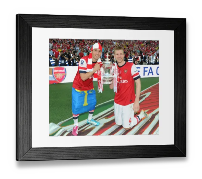 Framed Print : Arsenal's Triumph: FA Cup Victory Celebration (2014) - Arsenal vs. Hull City Framed Print : Arsenal's Triumph: FA Cup Victory Celebration (2014) - Arsenal vs. Hull City