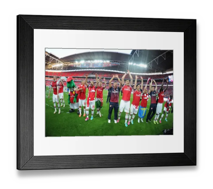 Framed Print : Arsenal FC: Triumphant FA Cup Victory over Hull City (2014) Framed Print : Arsenal FC: Triumphant FA Cup Victory over Hull City (2014)