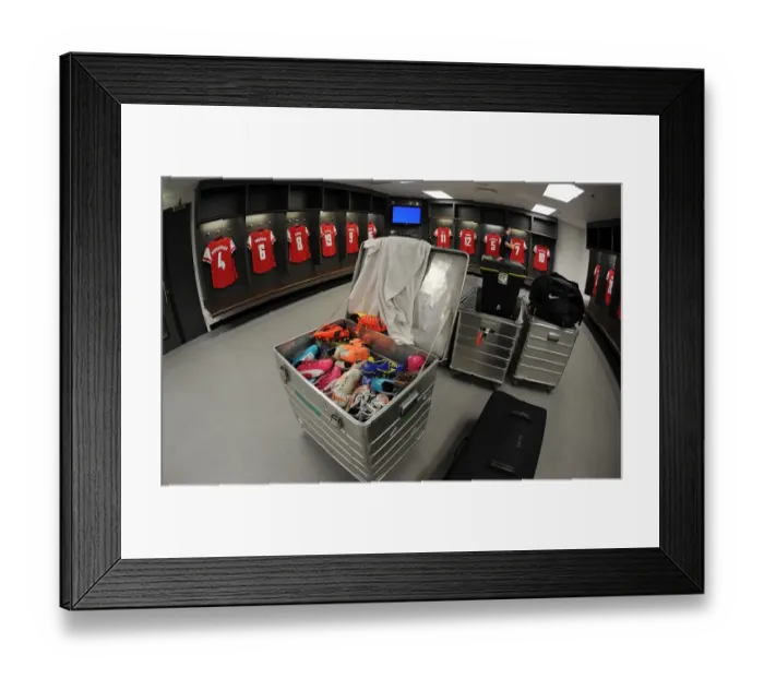 Framed Print : The Calm Before the FA Cup Final: Arsenal's Changing Room, 2014