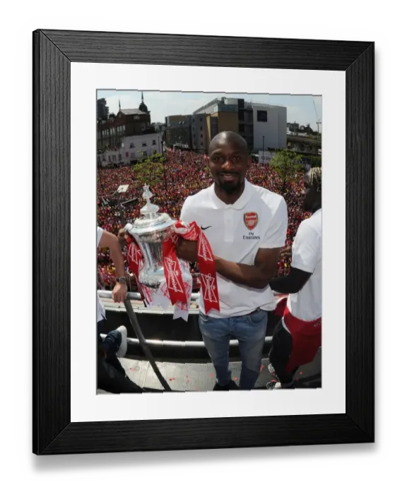 Framed Print : Arsenal FC: Celebrating FA Cup Victory - Abou Diaby at the Parade (2014)