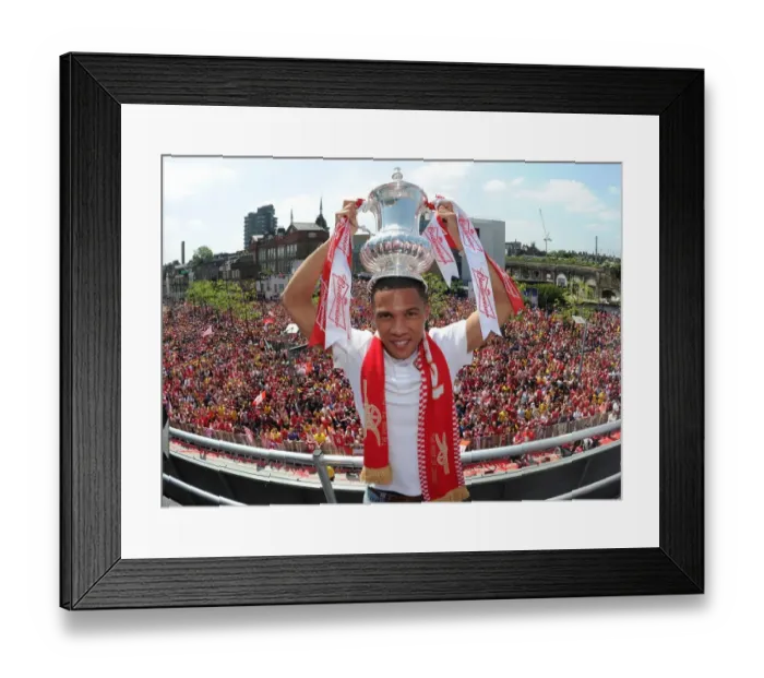 Framed Print : Arsenal FC: Celebrating FA Cup Victory with Kieran Gibbs (2014 Trophy Parade)