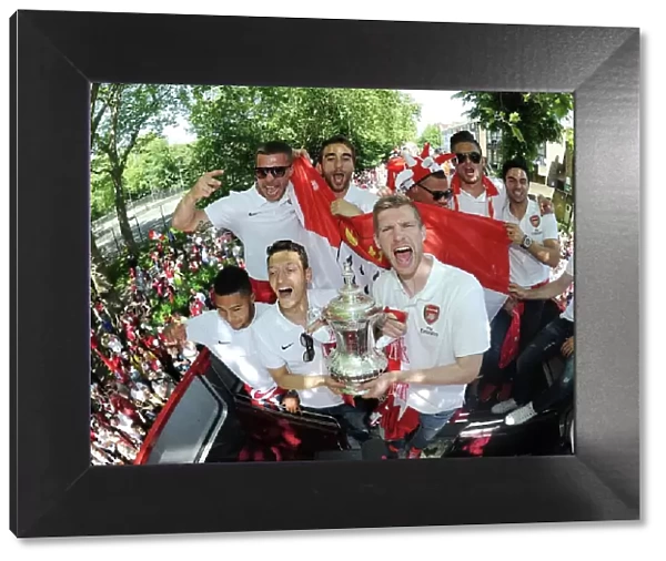 Arsenal FA Cup Champions: Ozil, Podolski, Flamini, Mertesacker, Gibbs, Giroud, Gnabry, Arteta Celebrate Victory