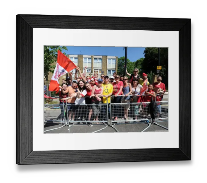 Framed Print : Arsenal Football Club: Triumphant Parade through Islington - A Sea of Red and White (May 18, 2014)