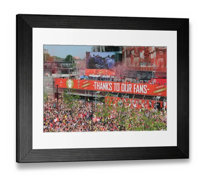 Framed Print : Arsenal FA Cup Victory Parade: Celebrating with the Trophy at Emirates Stadium (2014) Framed Print : Arsenal FA Cup Victory Parade: Celebrating with the Trophy at Emirates Stadium (2014)