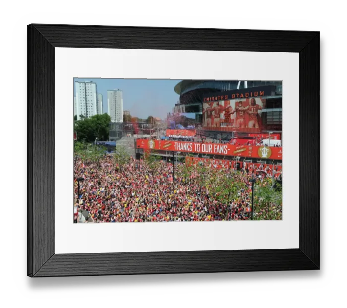 Framed Print : Arsenal FA Cup Victory Parade: Celebrating with the Trophy at Emirates Stadium (2014) Framed Print : Arsenal FA Cup Victory Parade: Celebrating with the Trophy at Emirates Stadium (2014)